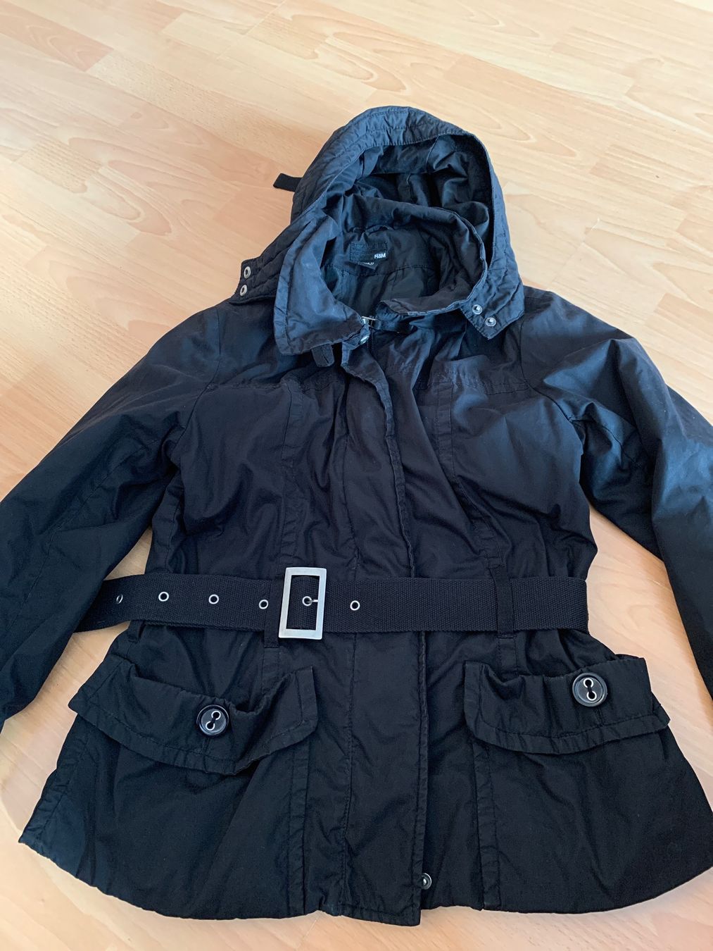 H&M Jacken: Jolie veste noire H&M taille 42 – Gebraucht aus MEYRIN von Gwendo10