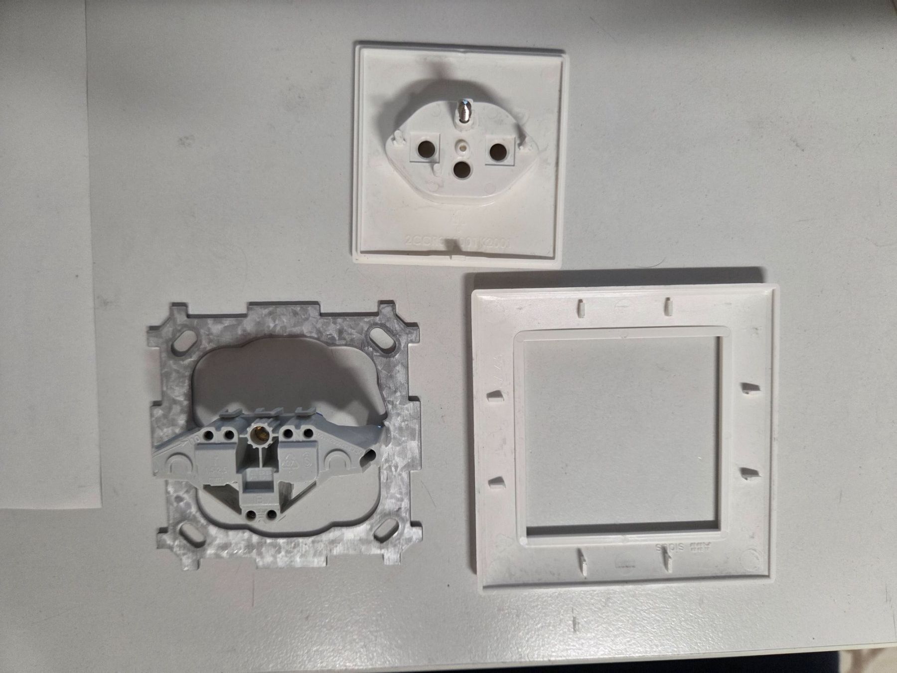 ABB Fiches d'alim.: ABB Steckdose T13 Typ13 UP – D'occasion à Zürich par eymen20 1