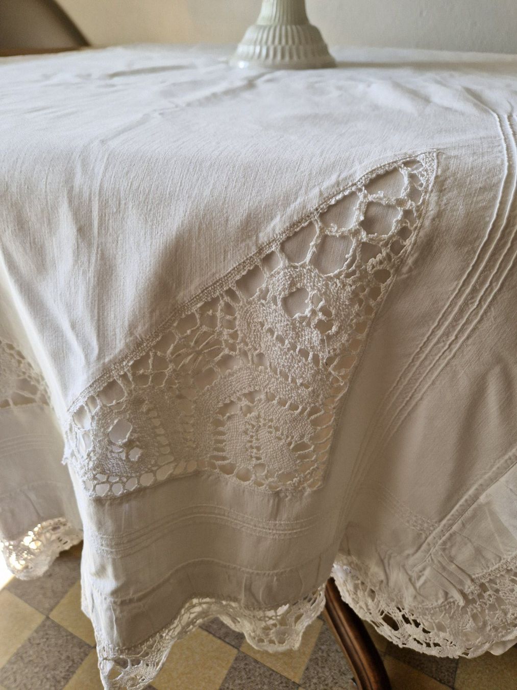 Biancheria da letto: Leintuch mit Klöppelspitze 240x145cm – Usato da Bern venduto da Antikbatik 3