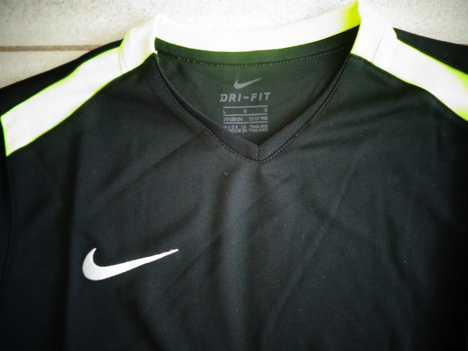 Nike Scarpe, pantaloni & magliette da ginnastica: NIKE SPORT SHIRT GR.152 NEU – Nuovo (secondo la descrizione) da Rotkreuz venduto da Samballi 1