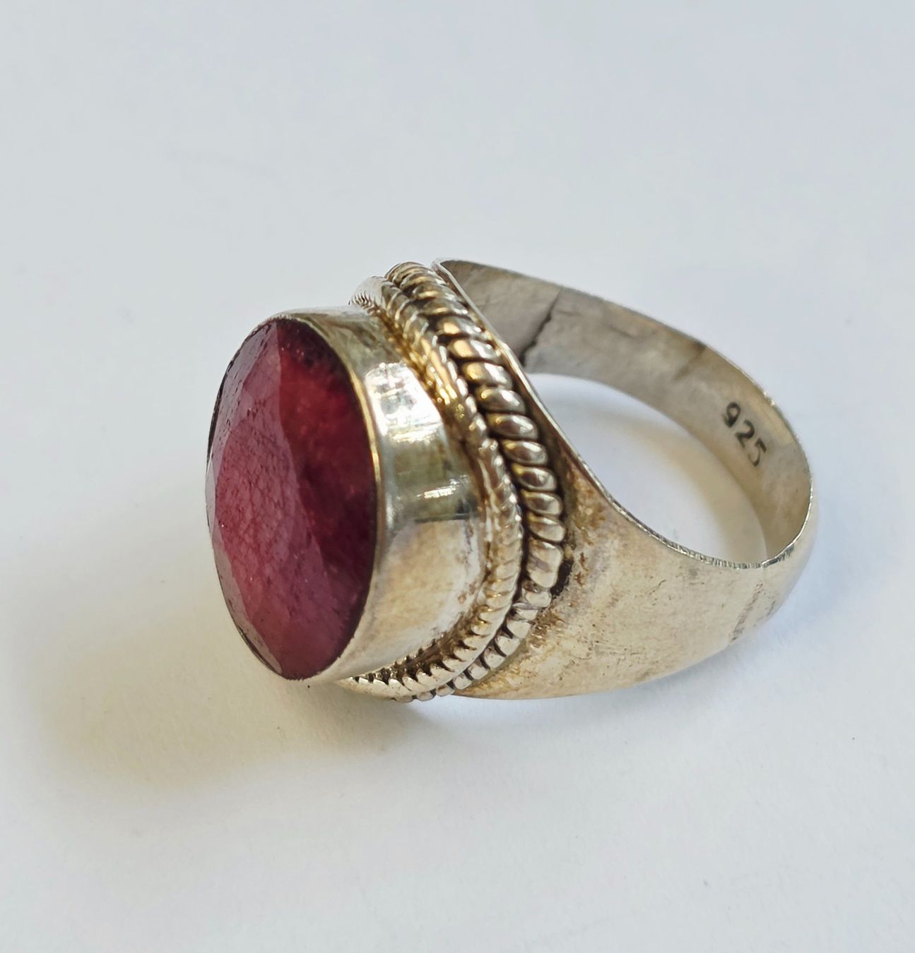 Ringe: Ring Silber mit grossem roten Rubin Grösse 57 – Neu (gemäss Beschreibung) aus Zürich von ben_mn5h 9