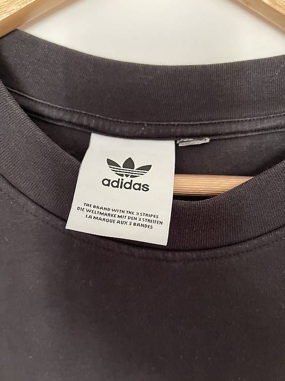 Adidas Pulls & Sweat-shirts: Schwarzer Sweater  Adidas | Grösse L – D'occasion à Wölflinswil par jan_v6g9 1