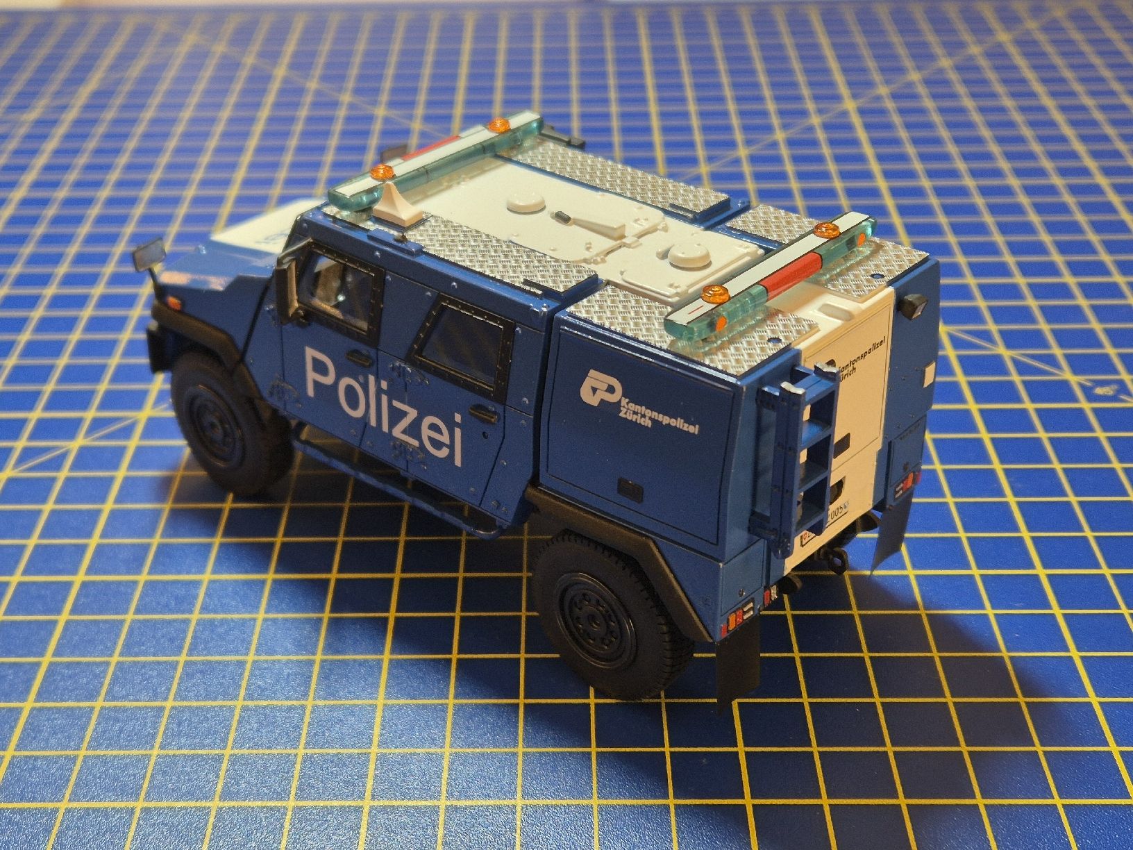Mowag Modellini d'auto: MOWAG Eagle IV Kantonspolizei Zürich 1:43 – Usato da Lachen SZ venduto da bow_wdl9 1