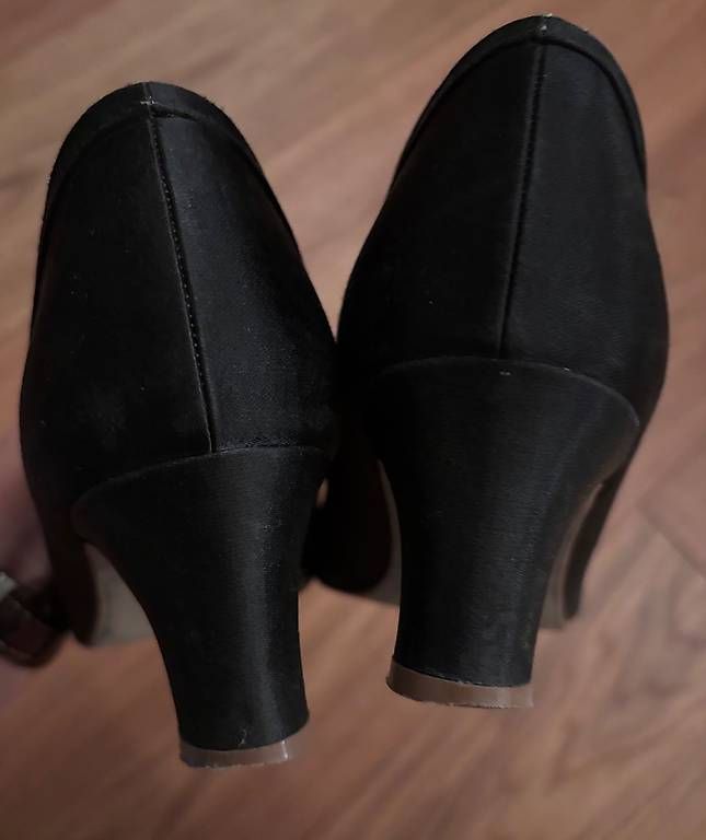 Damenschuhe: Schwarze Pumps Gr. 39,5 – Neu und originalverpackt aus Ziefen von cmm_cc2z 3