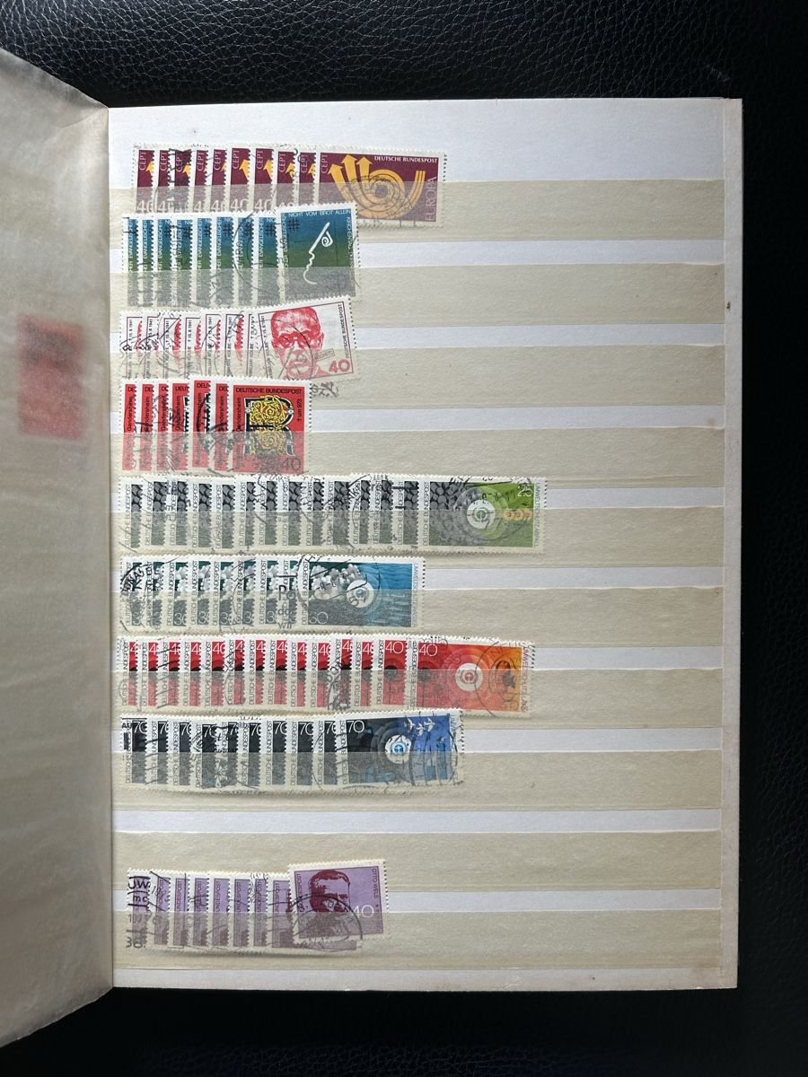 Tutti i francobolli: Briefmarkenalbum BRD Doubletten – Usato da Emmen venduto da Carbru 4