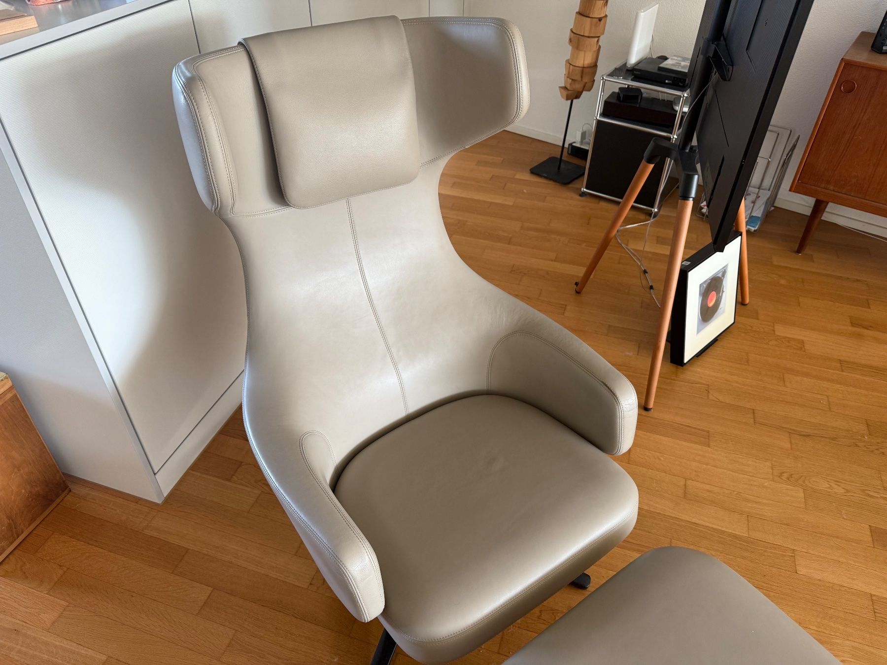 Vitra Poltrone: Vitra Grand Repos + Ottoman Leder – Usato da Buchrain venduto da Fredi72 4
