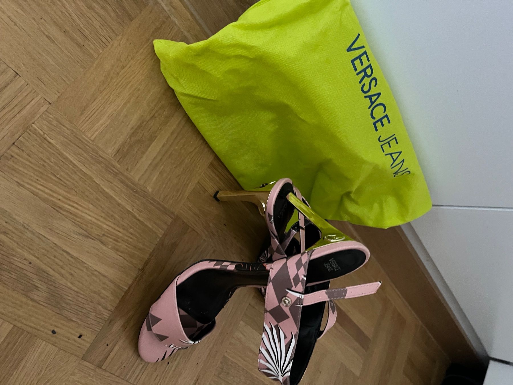 Versace Chaussures femmes: Sandalettes – D'occasion à Genève par jezeka