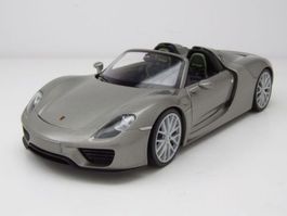 Porsche 918 Spyder 2013-2015 grau met.        1:24 von Welly