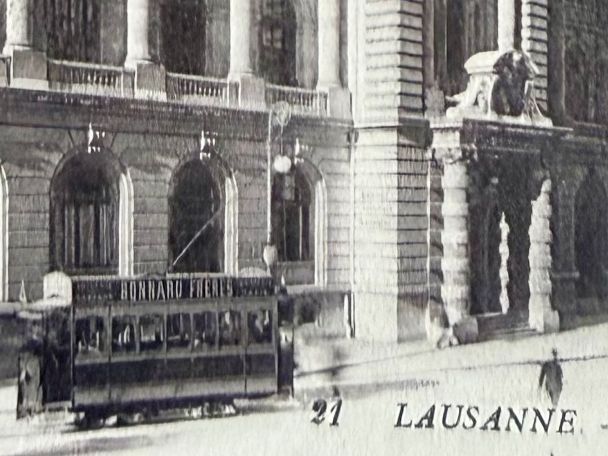 Cartoline postali: Lausanne - St. François - Tram devant la Banque Vaudoise – Usato da Lutry venduto da Ediego 1