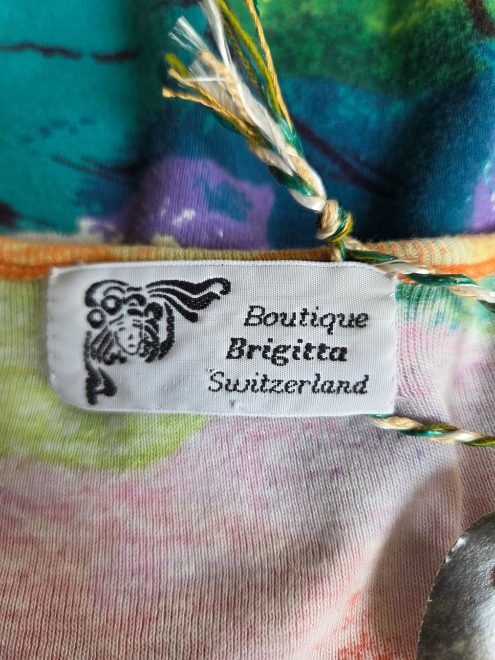 T-shirt: Boutique Brigitta Crop Top 80er Gr. L – Usato da Bern venduto da -Aniko- 3