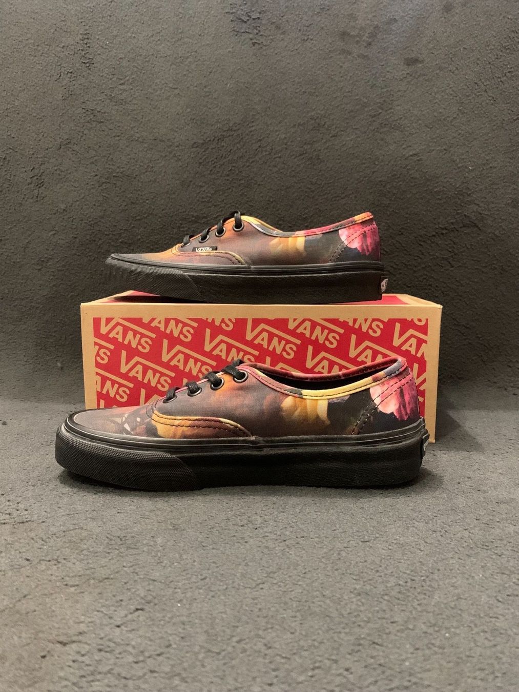 Vans Scarpe da uomo: Vans Authentic , Grösse EU 35 – Nuovo e nell'imballaggio originale da Zürich venduto da LIQUIDATOR.CP