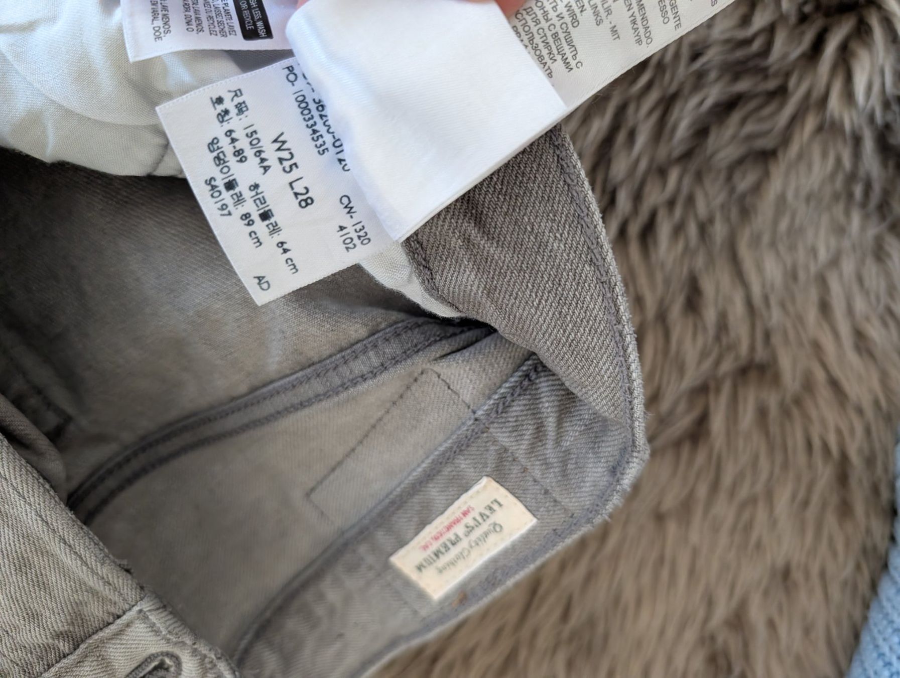 Levi's Jeans: Levis 501 W25 L28 schöner Zustand – Nuovo (secondo la descrizione) da Appenzell venduto da Pontigui2007 1