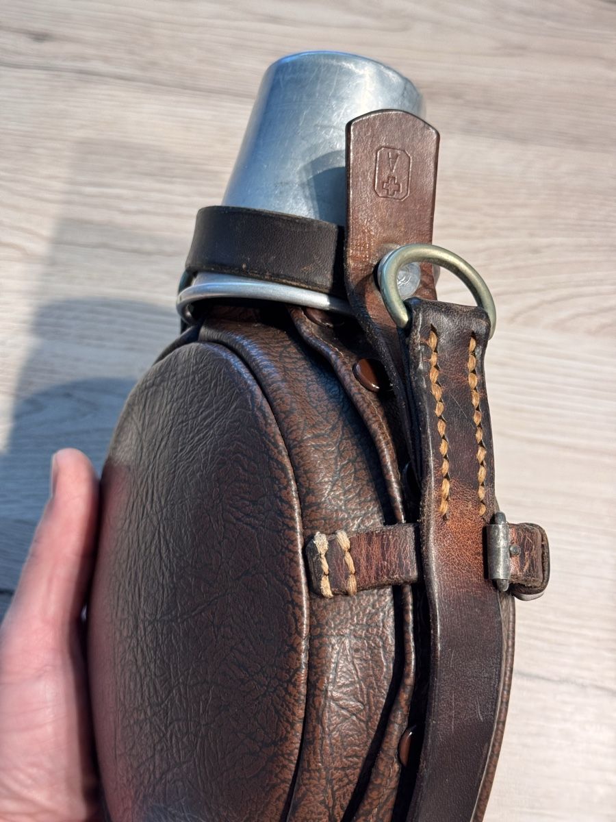 Schweizer Armee Attrezzatura & Pezzi di ricambio: Original Schweizer Armee Feldflasche M32/58  – Usato da Burgdorf venduto da sta_9dkm 3