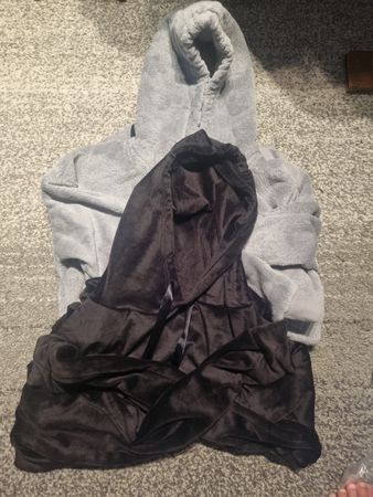 2 pulls taille M 