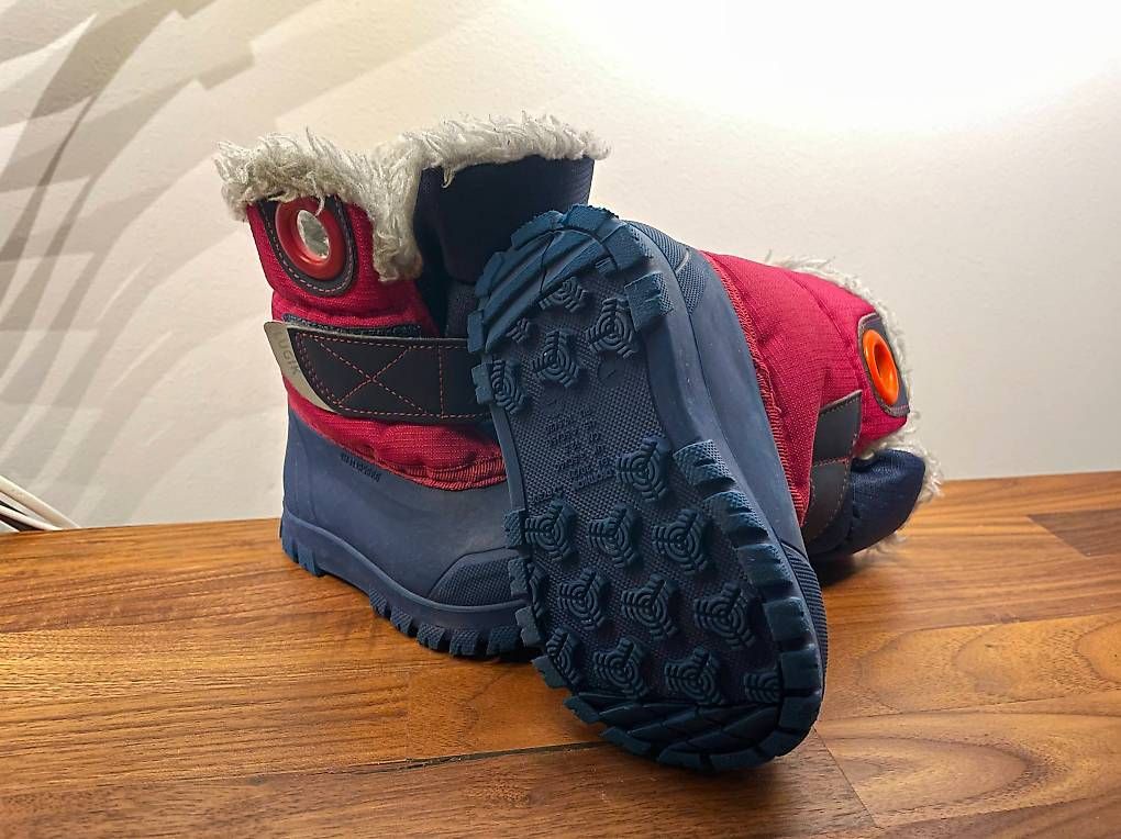 Scarpe per ragazzi: Warme Kinder-Winterstiefel mit Fellfutter ? Grösse ca. 24/25 – Usato da Zürich venduto da joaomoreno 1