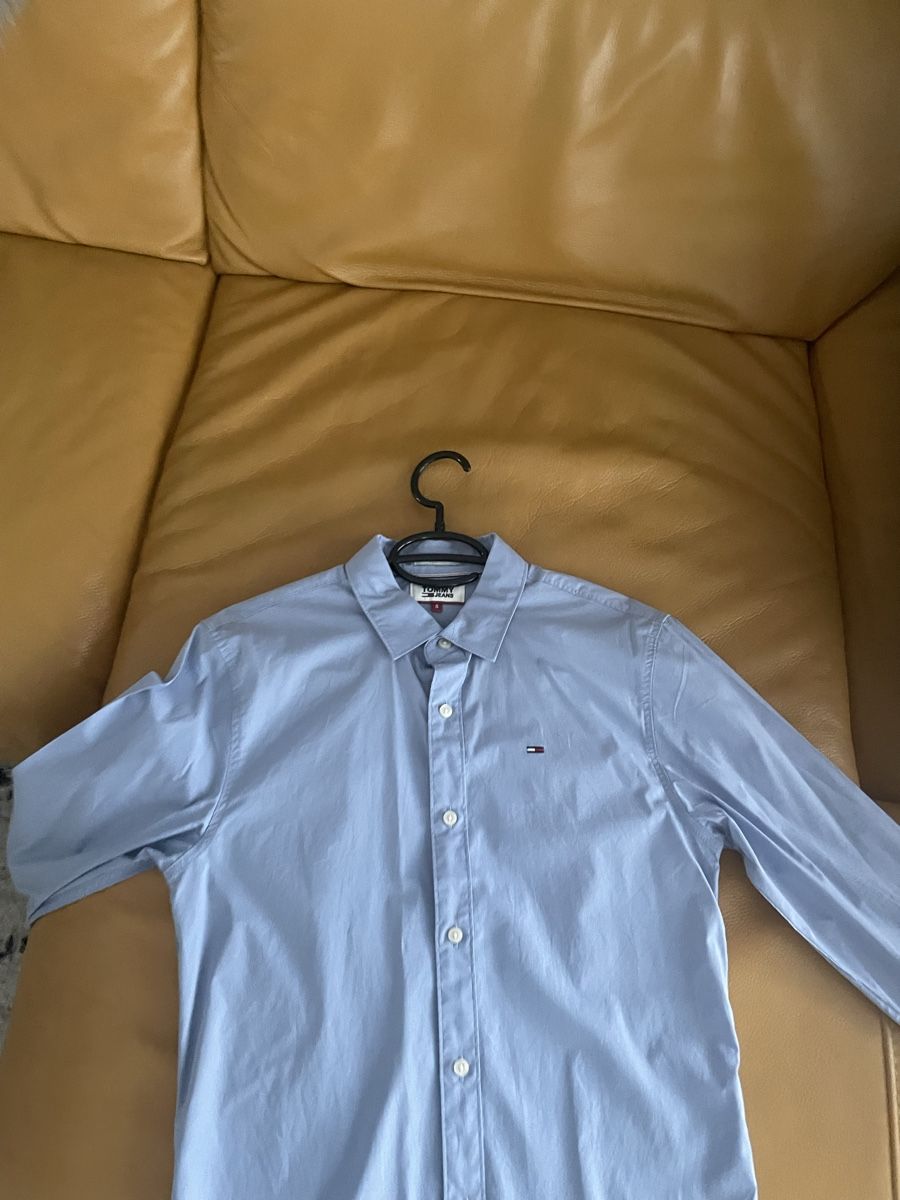 Tommy Hilfiger Camicie: Tommy Jeans Hemd hellblau. Grösse S. Neu!!! – Nuovo (secondo la descrizione) da Dübendorf venduto da jlu_r7hz 2