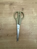 Schere und 2 Metall-Spitzer, 2x Büroklammern Coop 100 Stück
