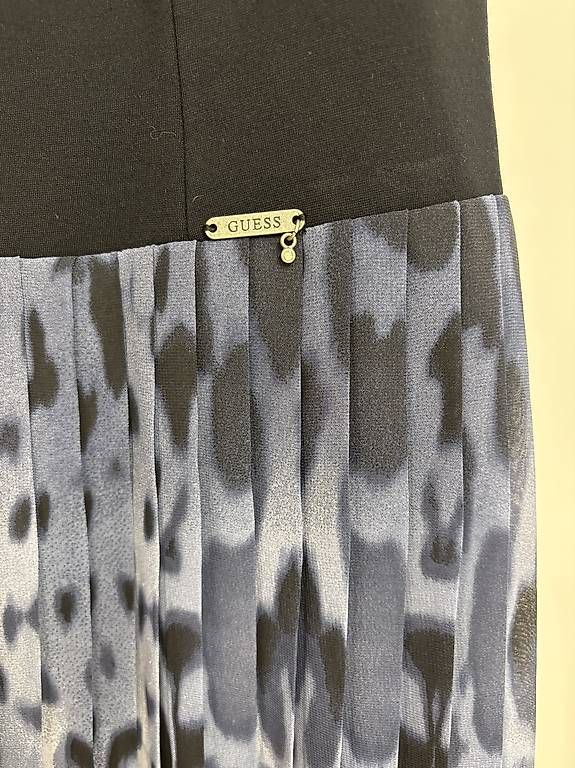 Robes: Vestito Guess – D'occasion à Soazza par afa_r6cx 1