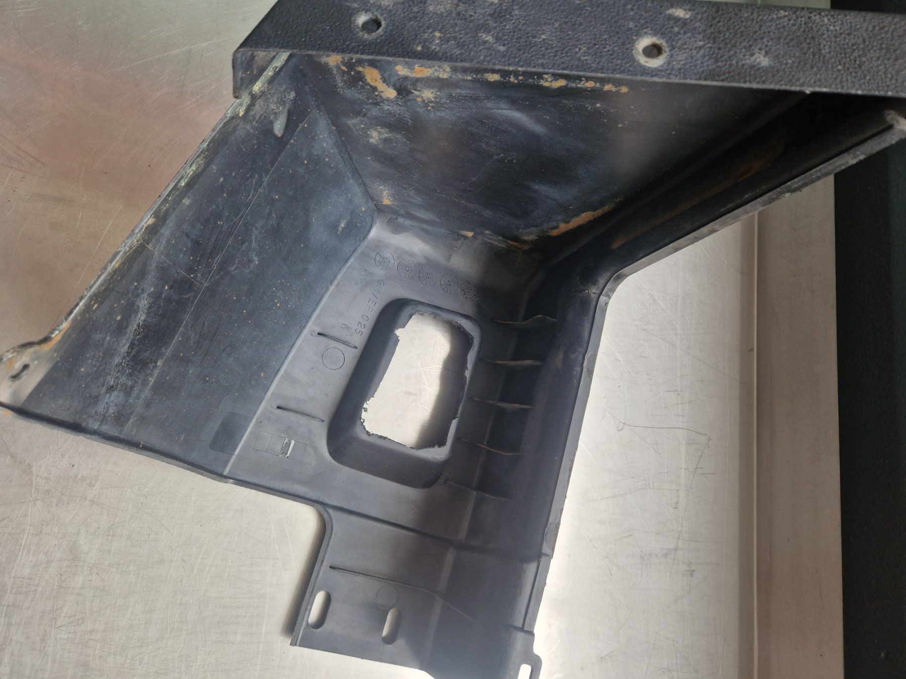 Hummer Tutti pezzi di ricambio auto: Stossstangenecke Hummer H2 – Usato da Kerzers venduto da Ernst12345 4