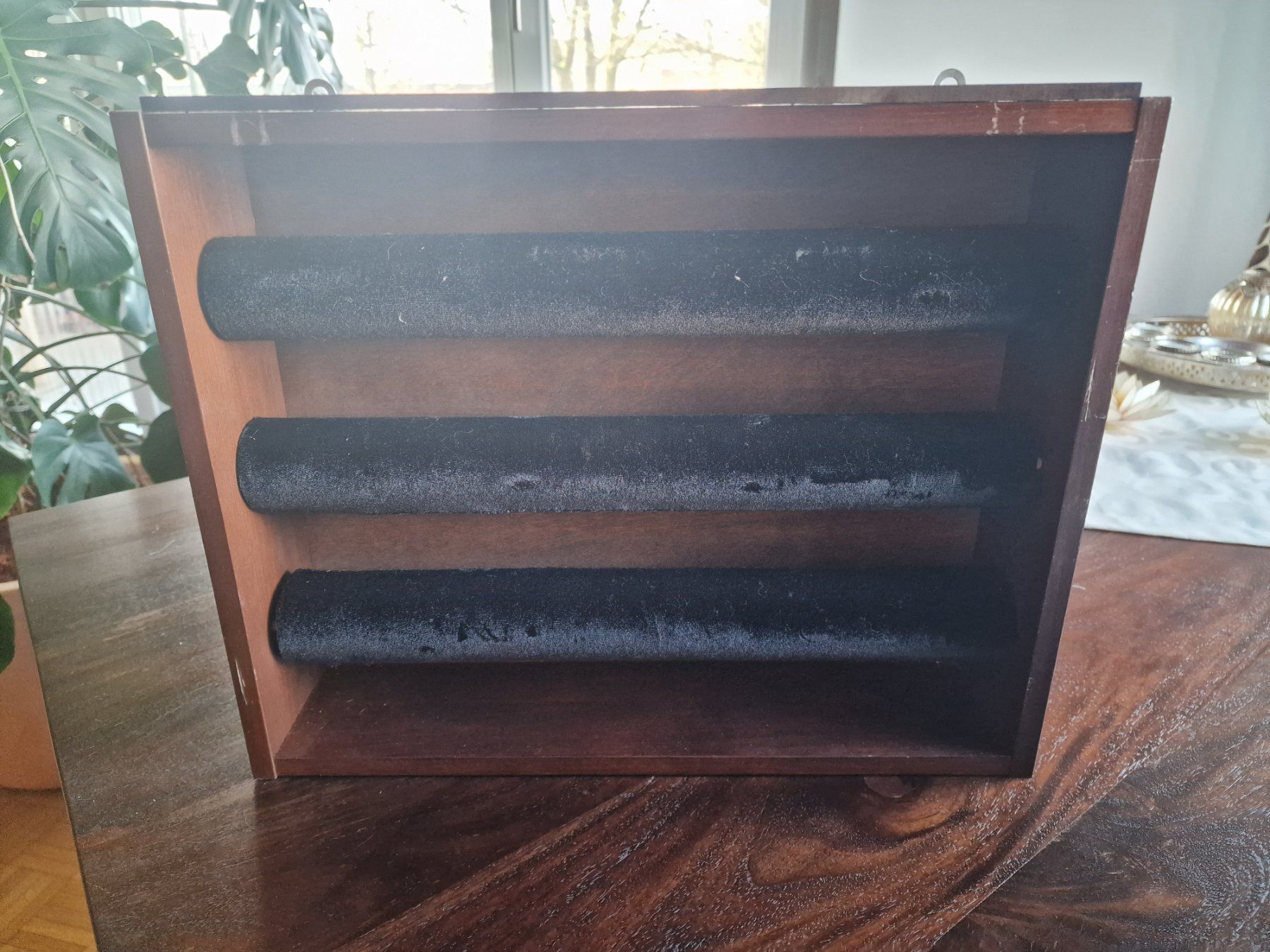 Vetrine: Uhrenvitrine aus Holz – Usato da Uster venduto da Witchblade5 1