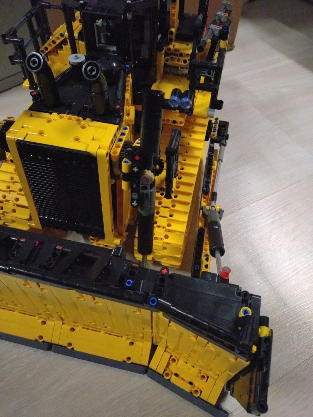 Lego Kit di costruzioni: Lego Technic Bulldozer CAT D11 42131 – Usato da Farvagny-le-Grand venduto da LaCaverne 2