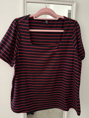 T-Shirt Grösse 1XL  schöner Ausschnitt