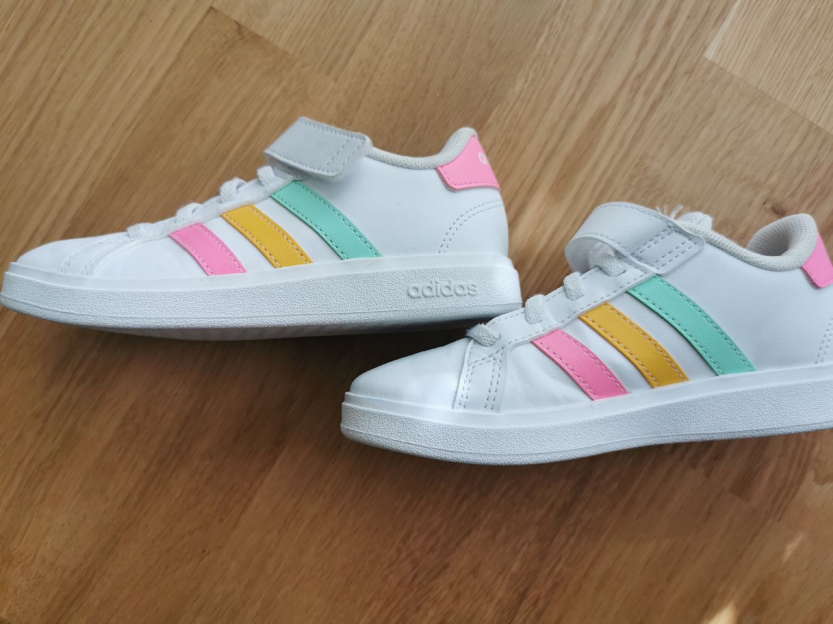 Adidas Scarpe per ragazze: Adidas Kinderschuhe Grösse 30 – Nuovo (secondo la descrizione) da Arnegg venduto da michik999 2