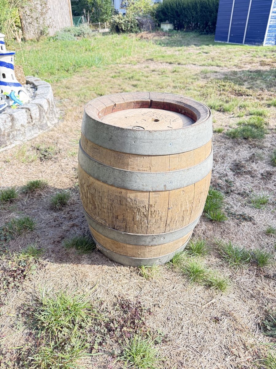 Altri elettrodomestici e apparecchi d’epoca: Bierfass alt von Eichhof – Usato da Sins venduto da Petsi7