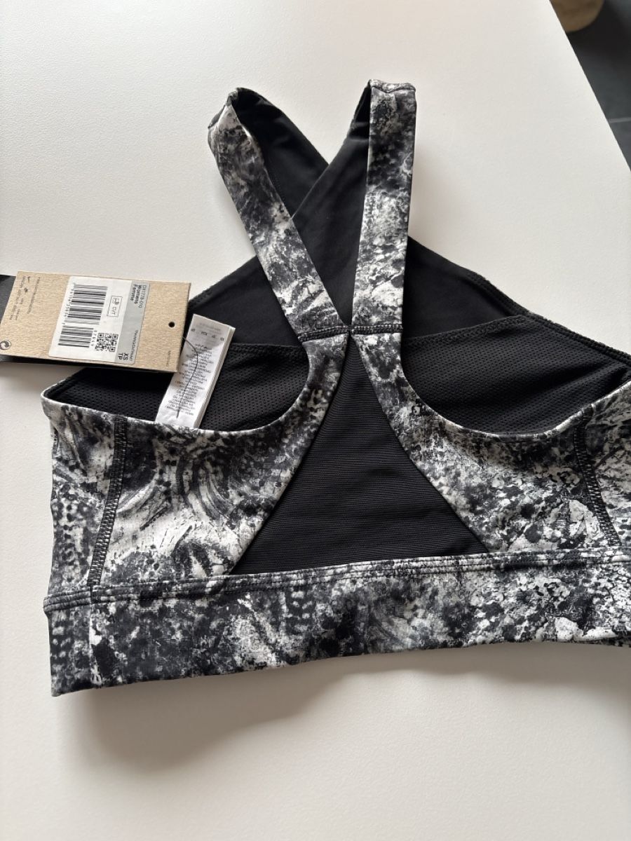 Nike Top: Top sport Nike – Nuovo e nell'imballaggio originale da Riddes venduto da nati48 1