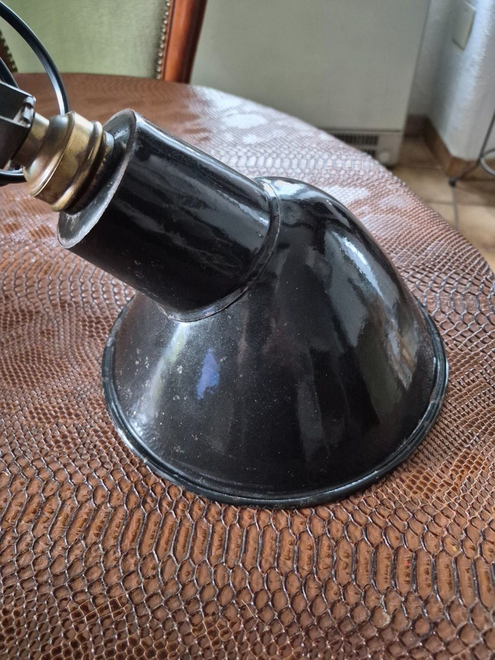 Lampe ancienne en métal émaillé (Gebraucht) in charmoille für CHF 50 ...