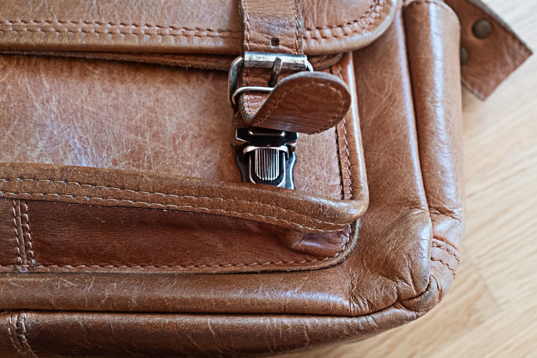 Sonstige Kleidung & Accessoires: Paul Marius Umhänge(Foto)tasche – Gebraucht aus Zürich von Torros 7