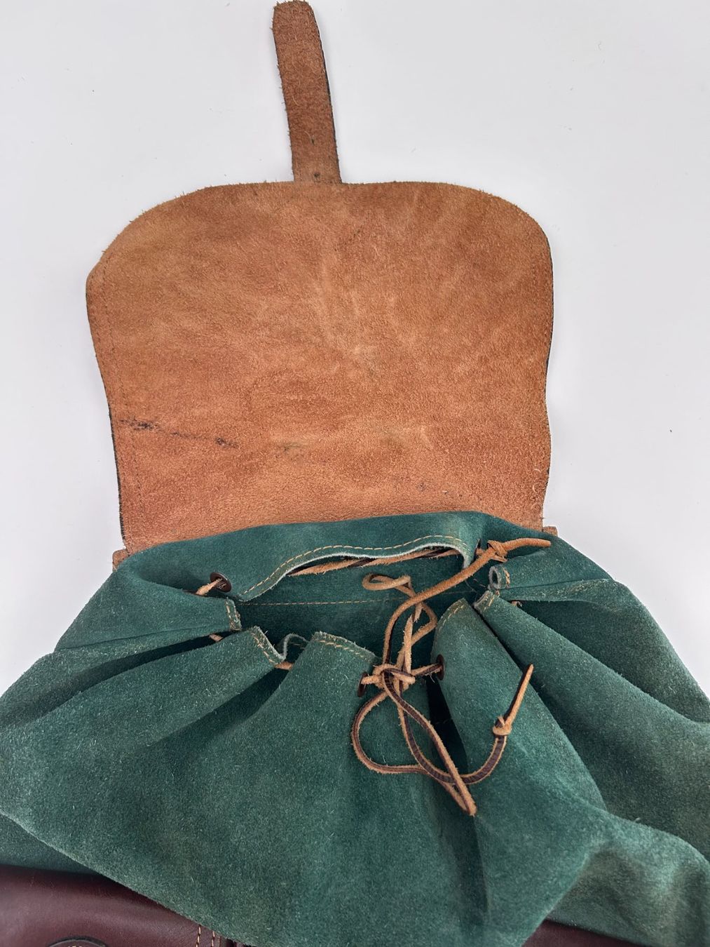 Armée suisse Sacs à dos: Vintage Leder Rucksack – D'occasion à St. Gallen par look-twice 3