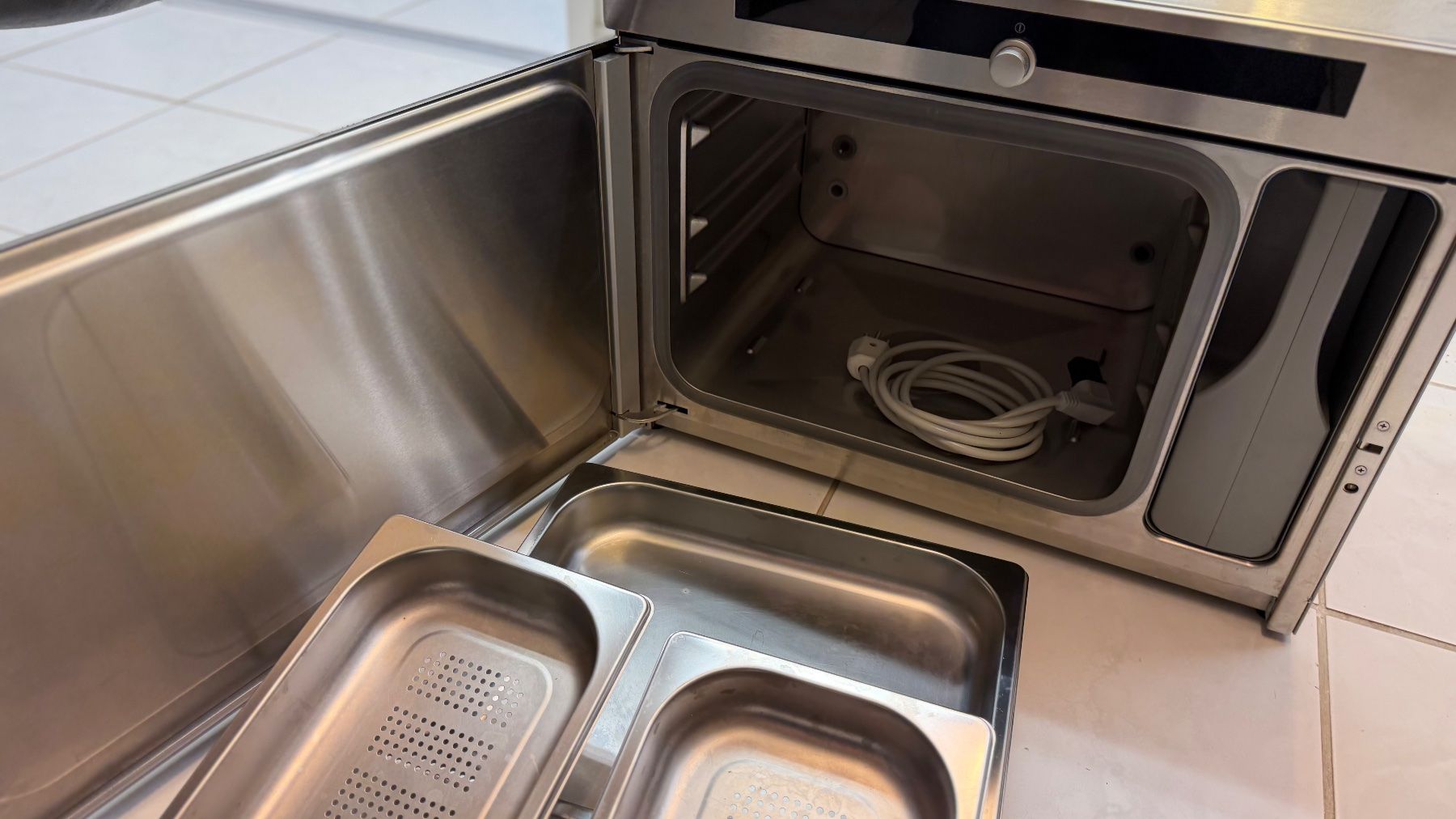 Cuisines complètes: Miele Dampfgarer DG 1050 – D'occasion à Uerikon par Andi169 4