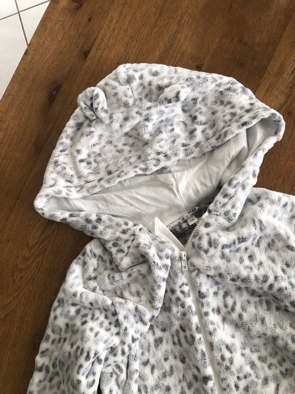 H&M Tute: Onesuit Leopard – Usato da Bassersdorf venduto da Dobumeka 1
