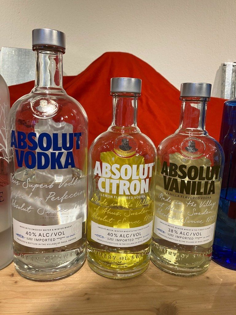 10-stk-vodka-flaschen-andere-im-schnitt-zur-h-lfte-gef-llt-gebraucht