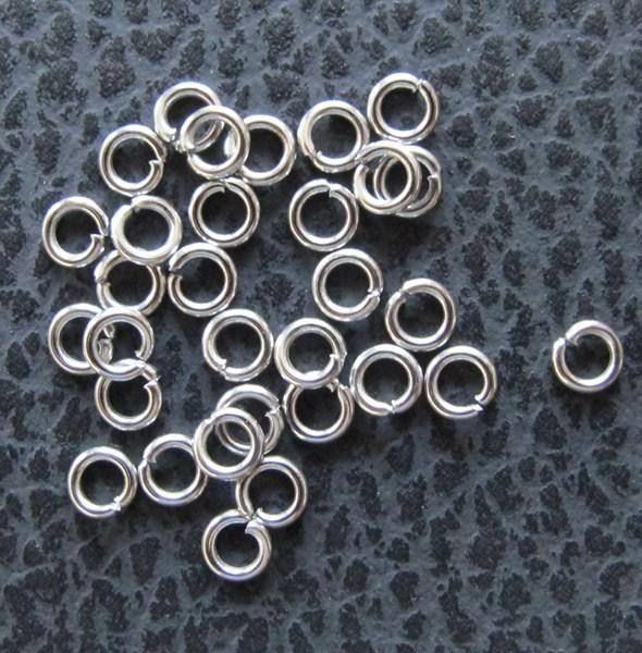 Altro in Giocattoli & Bricolage: 500 Jump Ringli, Ringe Chromstahl 4mm – Nuovo e nell'imballaggio originale da Schwanden GL venduto da UHRKNALL