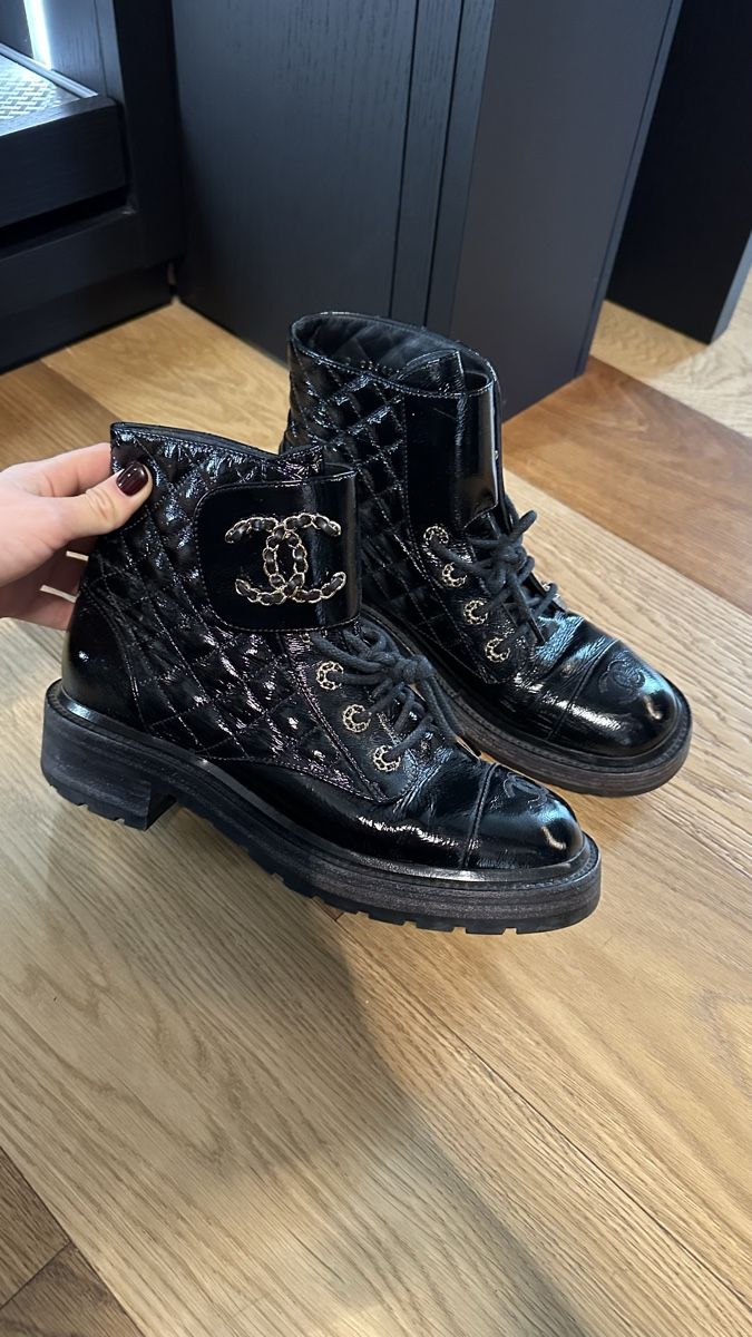 Chanel Scarpe da donna: Chanel boots – Nuovo (secondo la descrizione) da Paradiso venduto da Under_sun