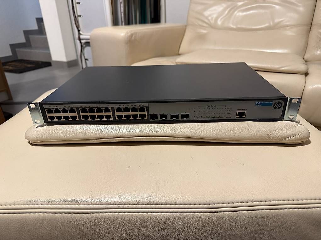 Hewlett Packard Hubs & Switches: Ethernet Switch HP 1920G 24G JG926A POE+ – Gebraucht aus Carrouge VD von BeDaCarrouge