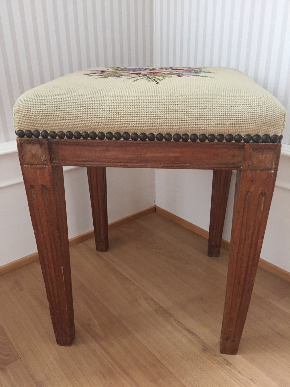 Sgabelli: Französiche Tabouret Louis XVI – Usato da Basel venduto da Lancer4 2