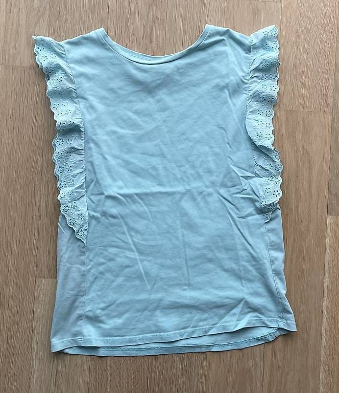 Blusen, T-Shirts & Tops: T-Shirt Gr. 146/152 – Gebraucht aus Zürich von nop4