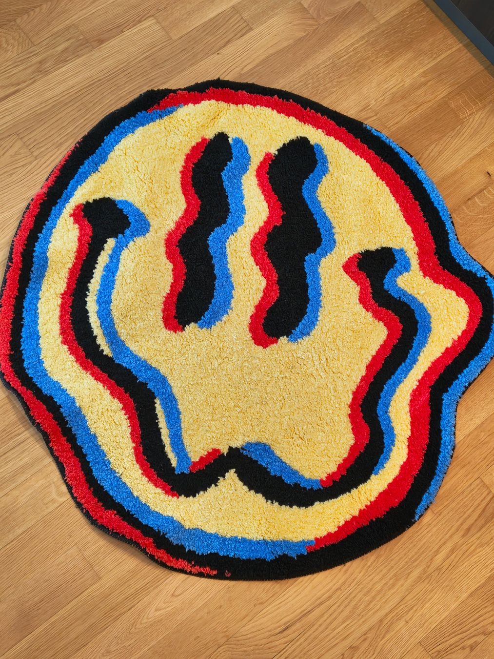 Tapis: Smiley Glitch Teppich – D'occasion à Schönenwerd par leo_w99f 1