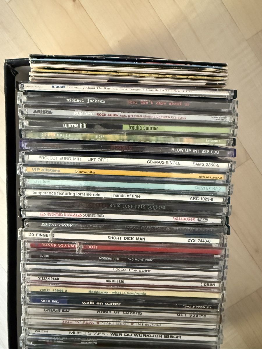 CDs: 60 Singles CD – Gebraucht aus Oberried Brienz von Chyara 1