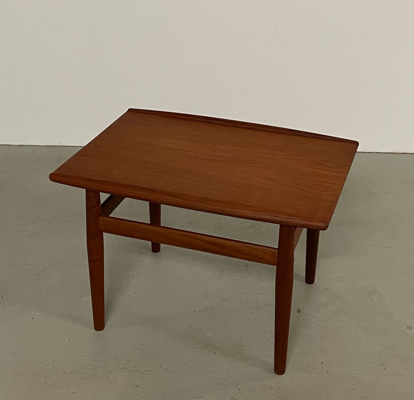 Tavoli: MidCentury Teak Sofatisch Grete Jalk 60s – Usato da Basel venduto da MidMod20C 7