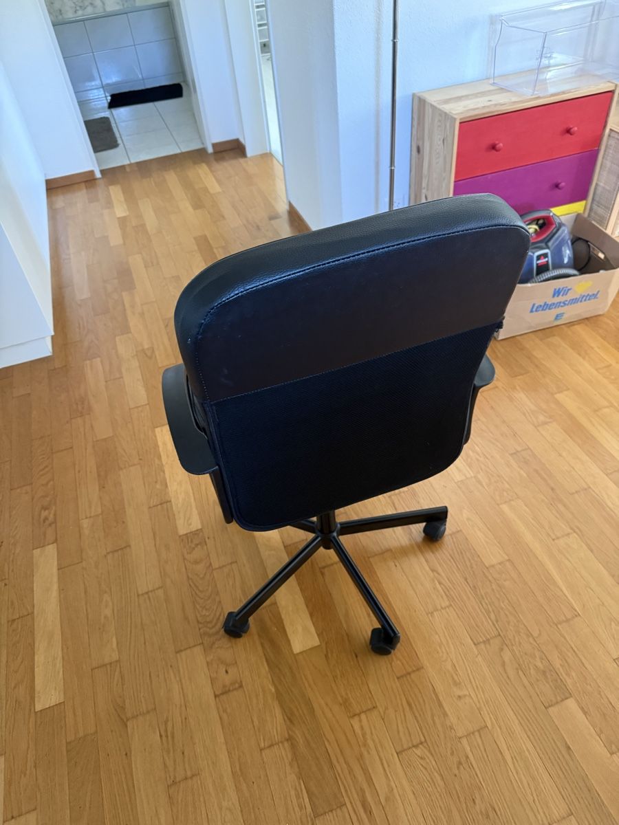 Chaises: Schwarzer Bürostuhl – D'occasion à Regensdorf par Skerk18 2