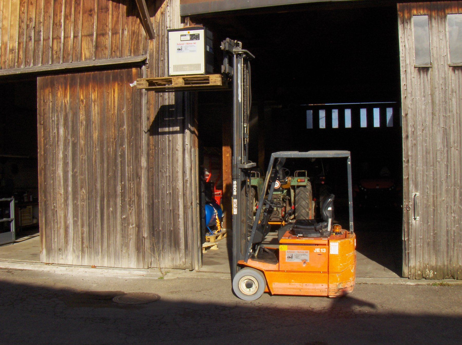 Jungheinrich Carrelli elevatori e a forche: kleiner,wendiger Stapler – Usato da Hagenbuch ZH venduto da Jerremi 2
