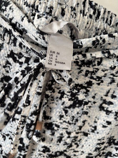 H&M Pantaloni: Coole Hose im Joggingstyle – Usato da Zürich venduto da CoCos_Closet 4