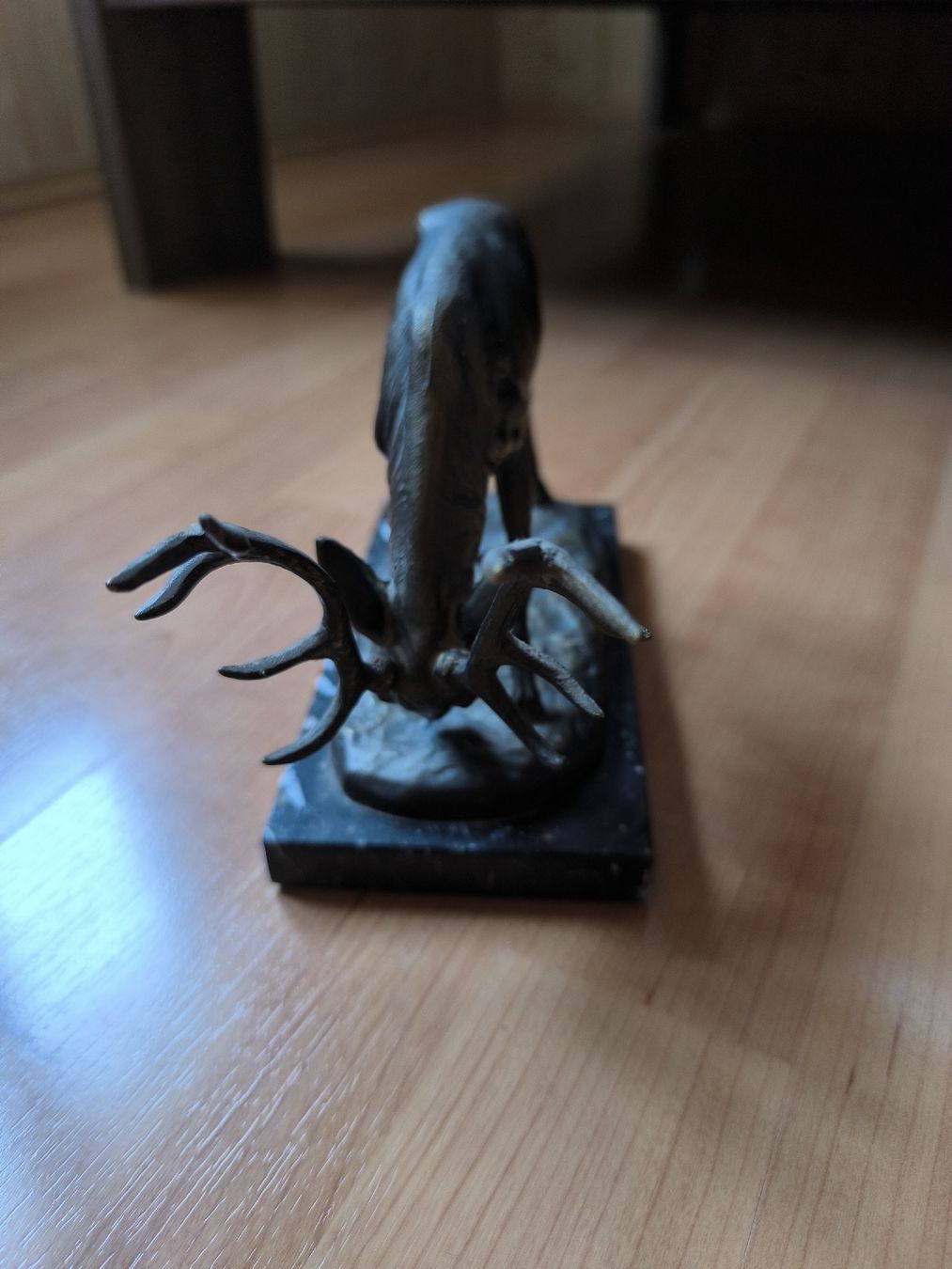 Statuette: Antike Hirsch-Skulptur / Bronze-Optik auf echtem Marmor – Usato da Mühlehorn venduto da nat_nj8k 3