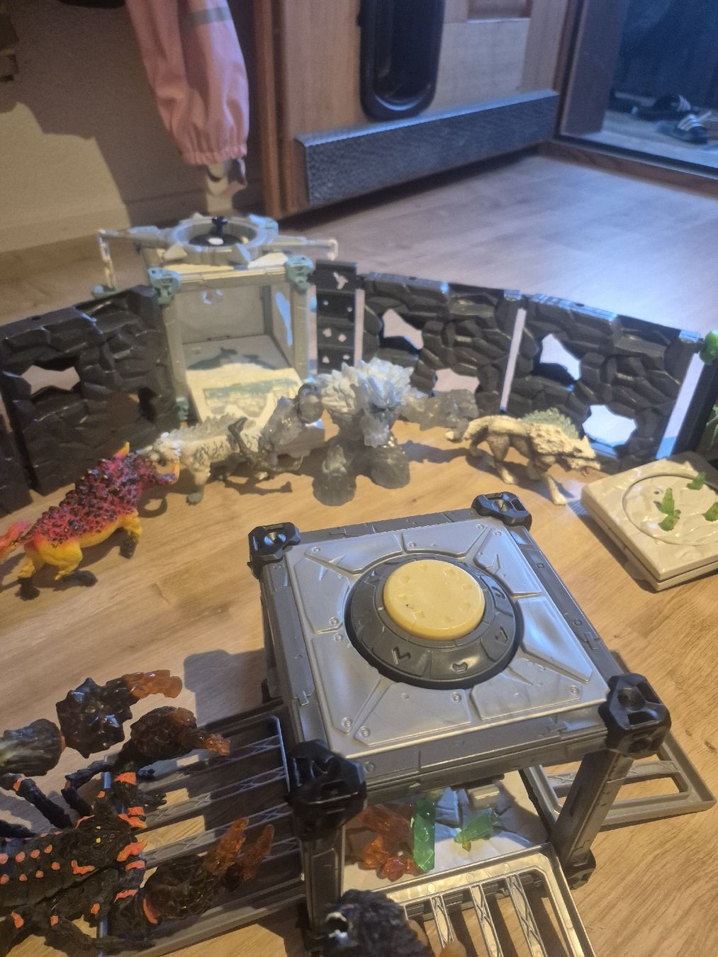 Schleich Giocattoli: Schleich ELDRADOR CREATURES XXL Komplettset mit ca. 10 Figur – Usato da Kirchlindach venduto da Proticle 6