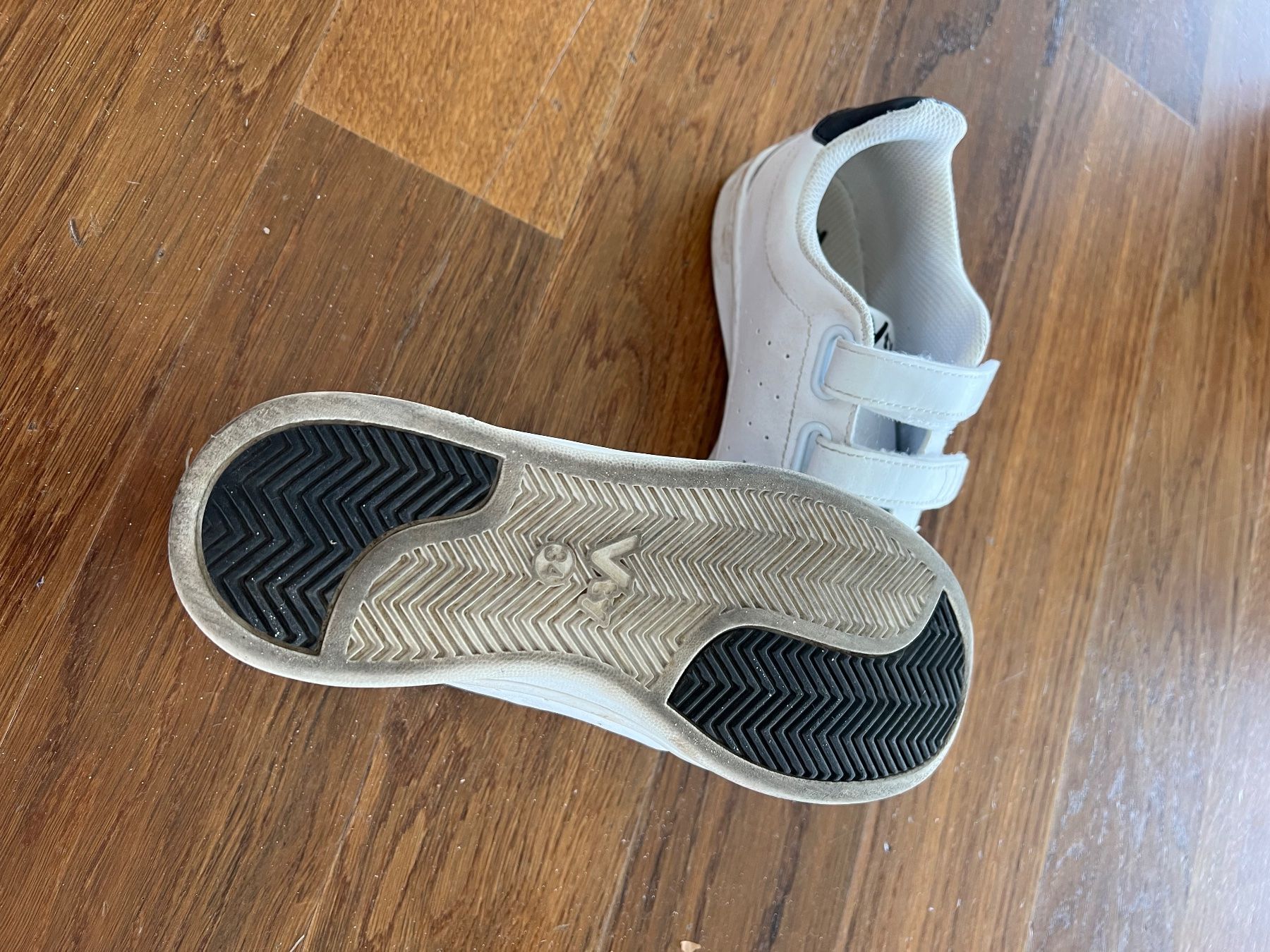 Scarpe per ragazzi: Turnschuh weiss – Usato da Heitenried venduto da Tannenbaum25 2