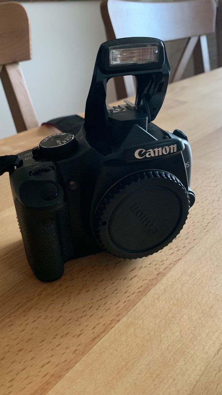 Canon Appareil photo: Fotokamera CANON EOS 450D – D'occasion à Basel par Jsani 3